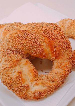 A picture of Turkish Bread "Ankara style Simidi".
