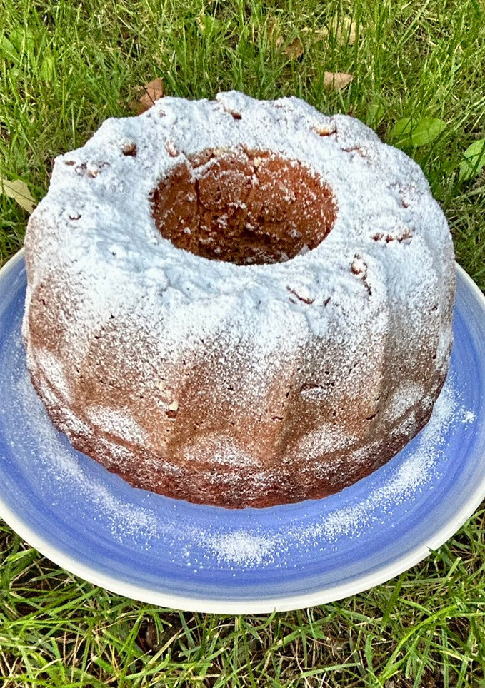 Una foto de Bundt cake de dulce de leche