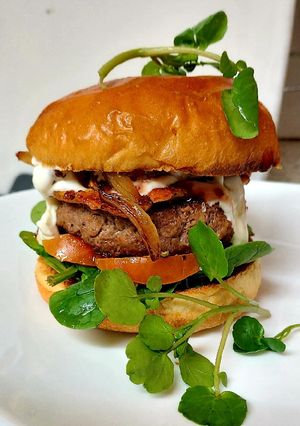 A picture of My Biggie Beef Burger 😋#Mainmeal#Lunch.