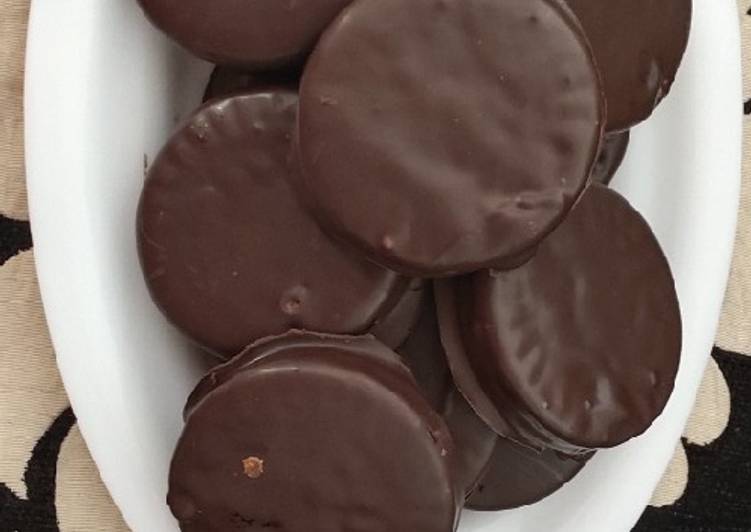 Step-by-Step Guide to Prepare Quick Marie biscuits chocopie