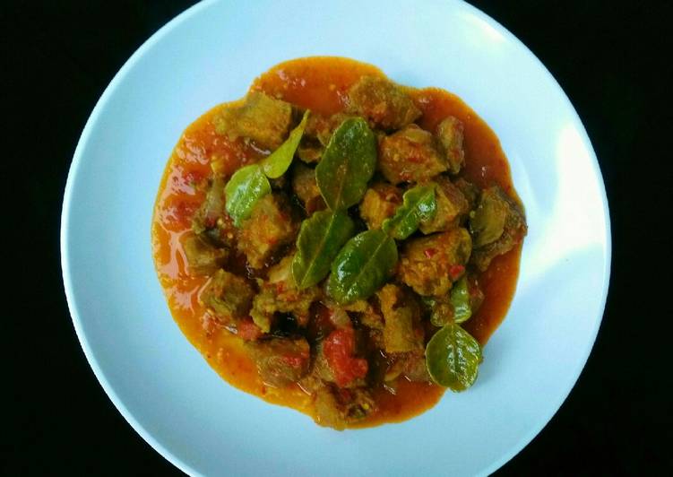 Cara Bikin Tumis Daging Sapi Daun Jeruk yang Lezat Sekali