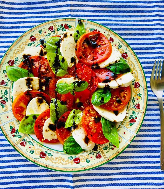 O poză a rețetei Salată caprese.