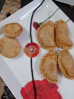 गुझिया /मावा कचौड़ी रेसिपी मुख्य फोटो