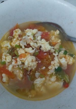 Foto resep Sop telur dan tomat