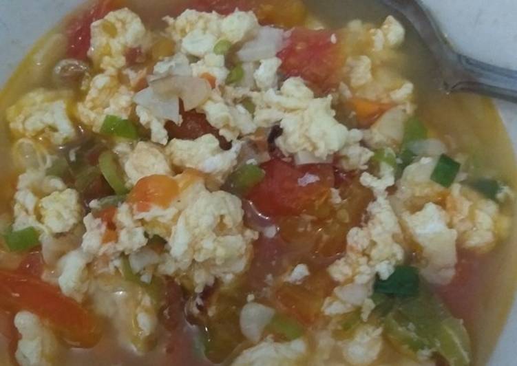 Anti Ribet, Memasak Sop telur dan tomat Istimewa