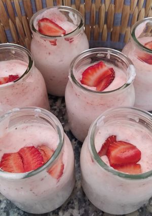 Una foto de Mousse de frutilla (opción sin azúcar)