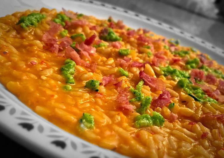 Easiest Way to Prepare Favorite Risotto ai peperoni, pesto di zucchine e prosciutto cotto croccante 🌶🥒🥓