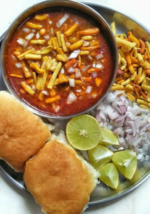 A picture of Sev usal recipe | gujrati street food.
