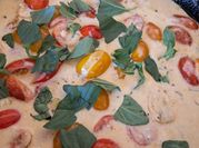 Una foto de salsa caprese