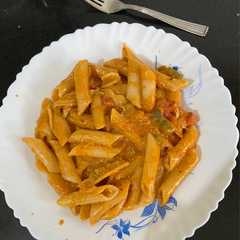 माइक्रोवेव रेड सॉस पास्ता 🍝 रेसिपी मुख्य फोटो
