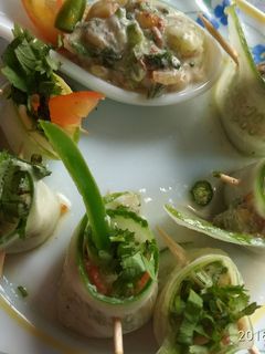 दही सलाद खीरा रोल्स (Dahi salad kheera rolls recipe in Hindi) रेसिपी मुख्य फोटो