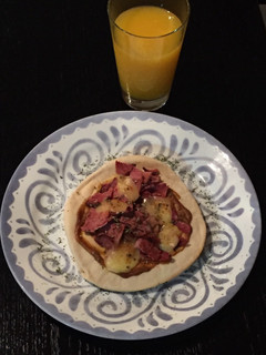 Una foto de Pizzetta de Roast Beef y Pategras
