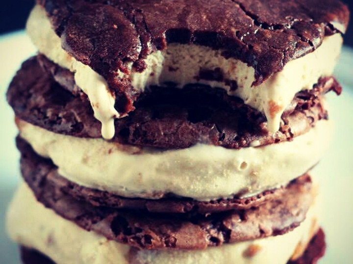 Bagaimana Membuat Brownies sandwich ice cream yang Bisa Manjain Lidah