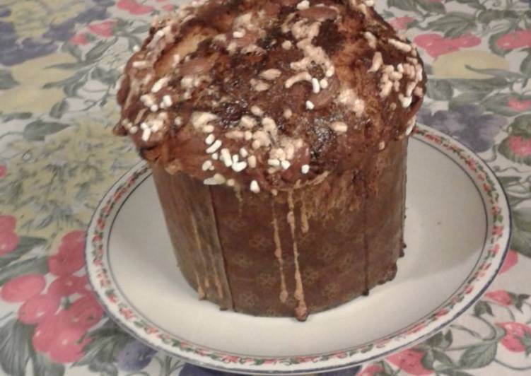 Panettone con uvetta e canditi