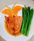 Cá hồi áp chảo sauce cam