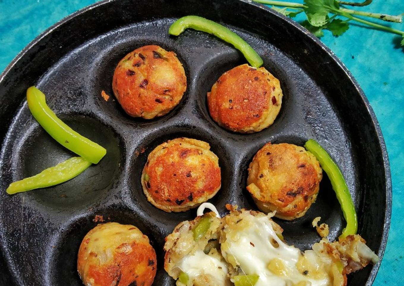 Chilli cheese potato balls