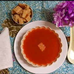 A picture of Carrot and tomatoes soup.