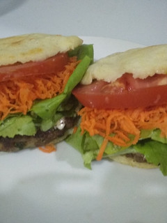 Una foto de Arepas burgers