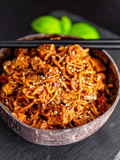Tofu-Teriyaki Nudelpfanne Rezepthauptbild