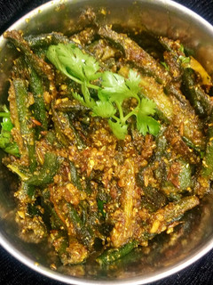 मसाला भिंडी (masala bhindi recipe in Hindi) रेसिपी मुख्य फोटो