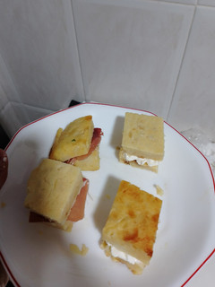 Una foto de Tortilla de Patatas Rellena