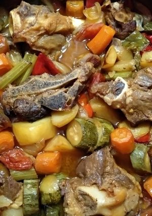 Φωτογραφία της συνταγής Πρόβειο στη γάστρα με λαχανικά