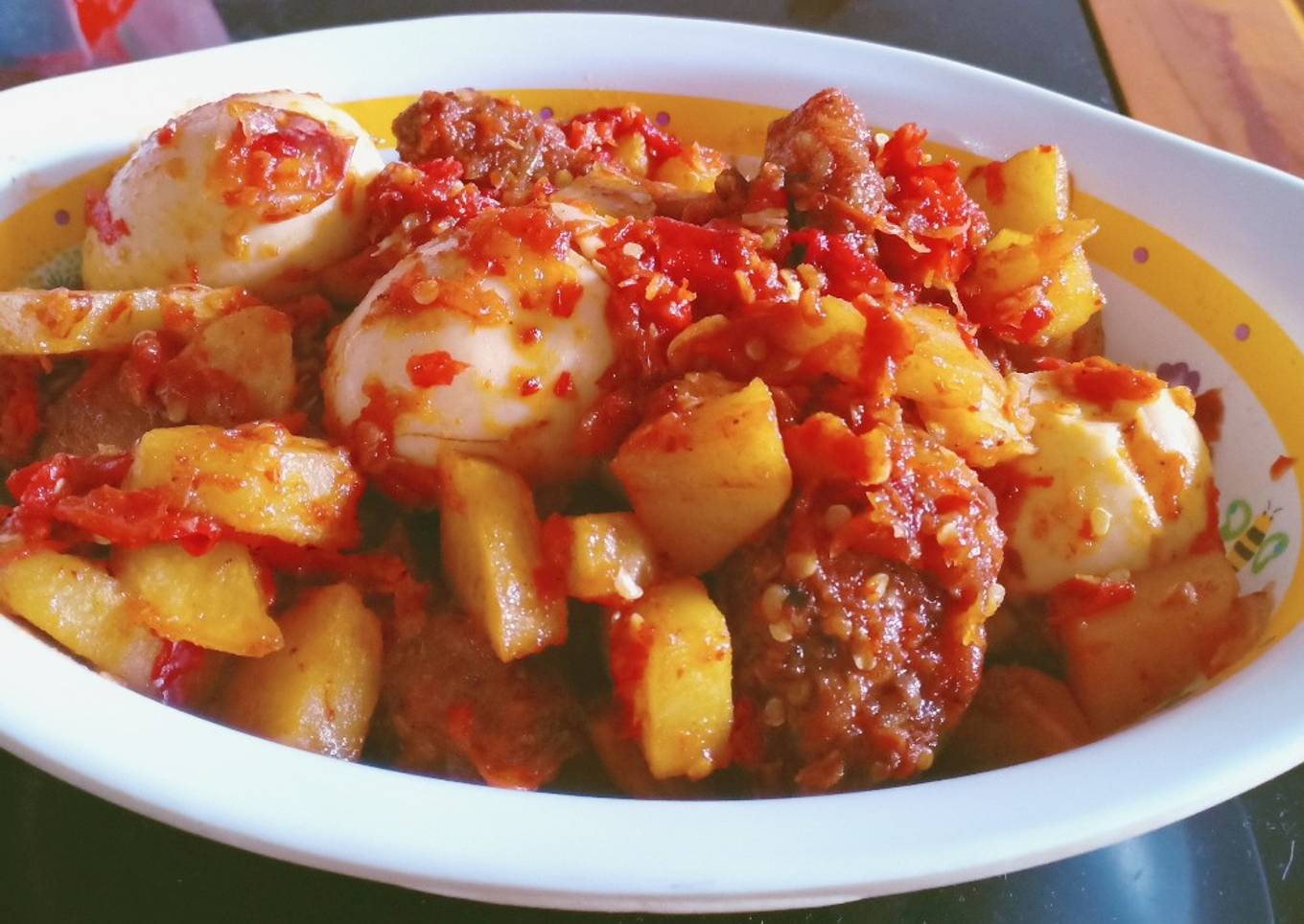 Balado Telur Ayam, Kentang, dan Paha Ayam Pedas Manis
