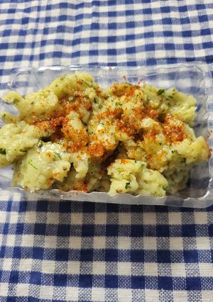 A picture of Khichoo-Popular Gujarati Snack.