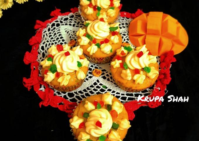 Mango cupcakes with tutti frutti