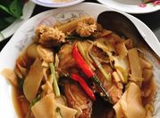 A picture of cá thu kho măng