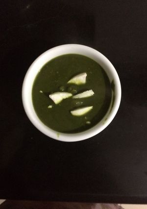 A picture of Palak paneer.