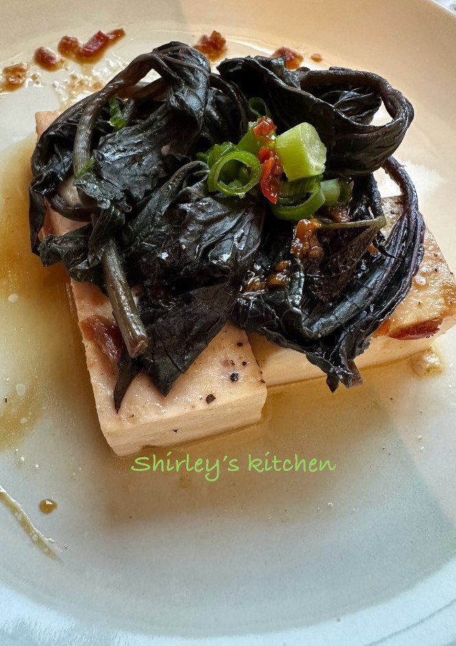 紅地瓜葉燒豆腐 的食譜成品照片