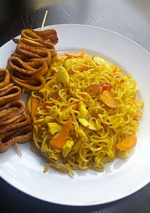 A picture of Weenee's Palm oil Noodles stir fry.