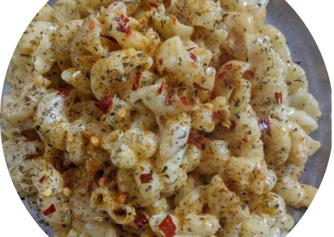 Delicious white sauce macaroni