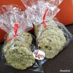 Oat cookies A picture of Oat cookies.