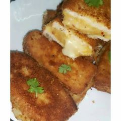 A picture of Cheese potato sandwiches.
