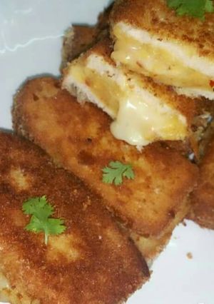 A picture of Cheese potato sandwiches.