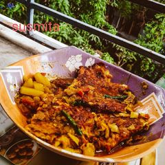 A picture of Omelette curry with potatoes.