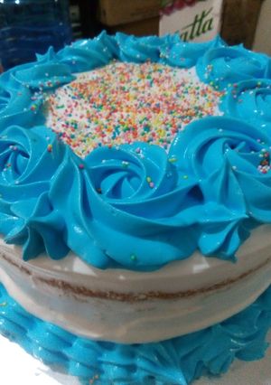 A picture of Delicious simple vanilla cake.