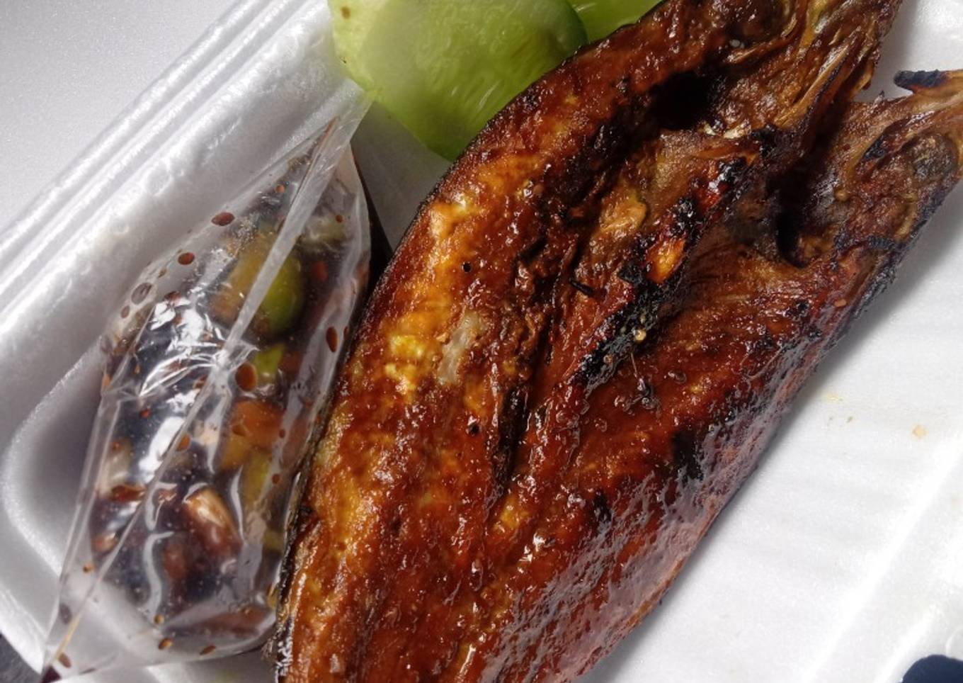 Ikan Salem bakar bumbu kuning