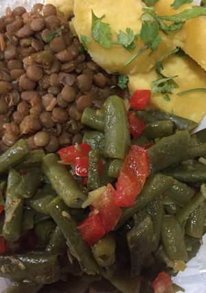 Una foto de Come al natural 😋estas ricas y fáciles de hacer: Alubias, vainitas, judías verdes o habichuelas