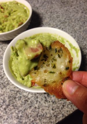 Una foto de Tostaditos de queso y orégano
