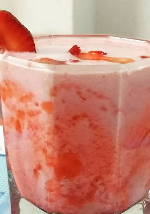 A picture of Strawberry milkshake.
