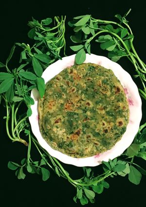 A picture of Methi Paratha.