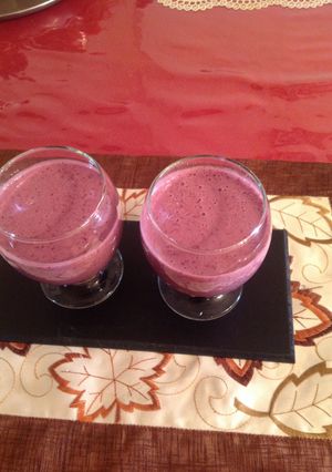 A picture of Frozen mixed Berry Smoothie.