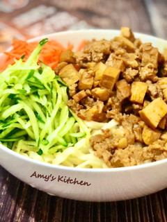炸醬麵 / 酢醬麵 的食譜成品照片