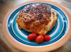 Foto principal de Hojaldre de Camembert con jamón y cebolla