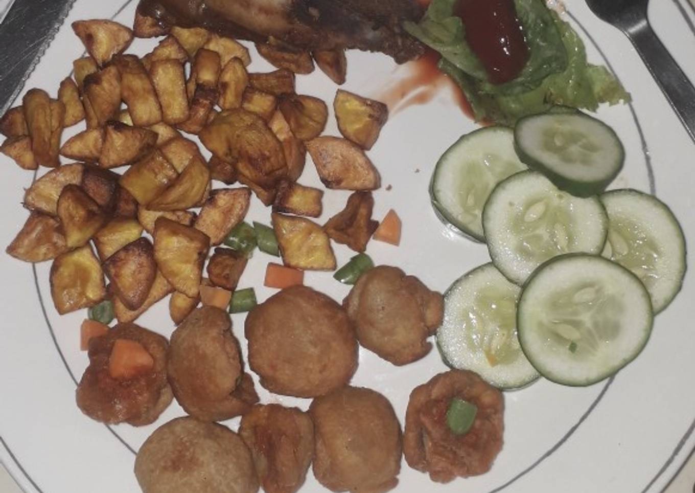 French fries with chicken