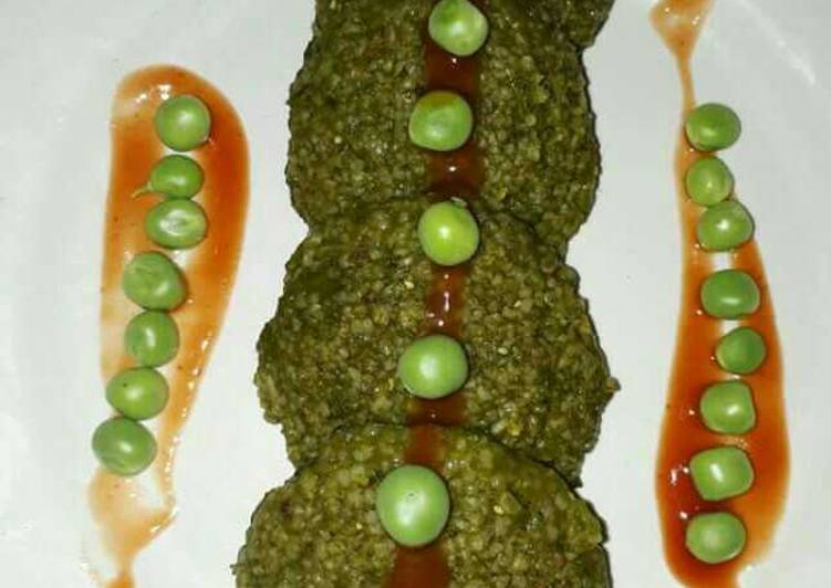 How to Royal at dinner Spinach and broken wheat idli