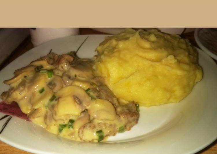 Creamy Mushroom meatball sauce and mashed potatoes